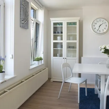 The Giant - 7 Bedrooms/4 Bathrooms * Amsterdam