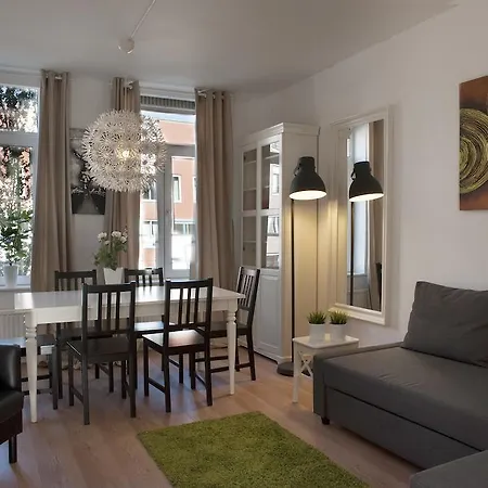 The Giant - 7 Bedrooms/4 Bathrooms * Amsterdam