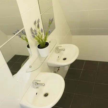 The Giant - 7 Bedrooms/4 Bathrooms Apartmán Amsterdam